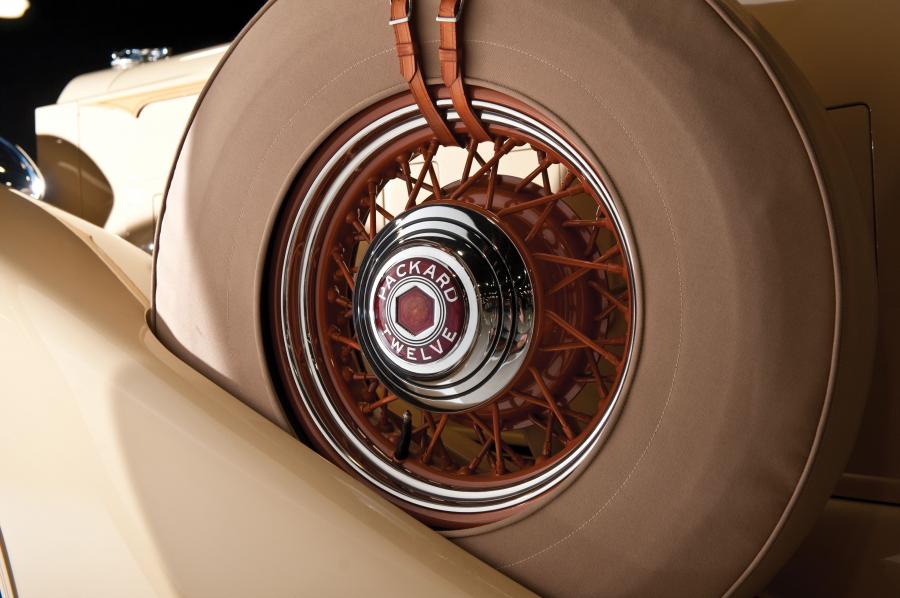  Packard Twelve Convertible Sedan 1934 года  (фото 23 из 44)